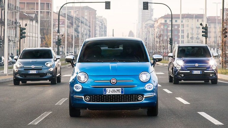 Σπάει τα… ταμεία με τον κορυφαίο εξοπλισμό το Fiat 500 Mirror